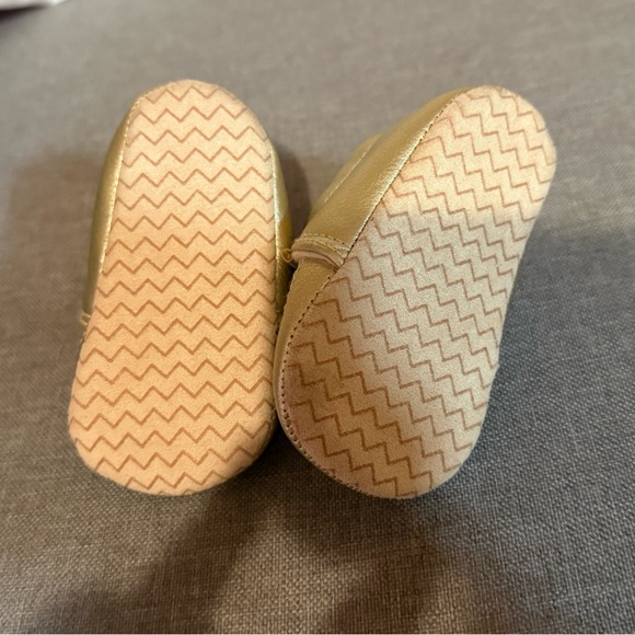 Baby Girl Shoes Set of 3 Like New Carters, Cat & Jack 3-6MO - Picture 3 of 12